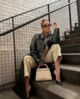 Adrienne Houghton feet photo thumbnail