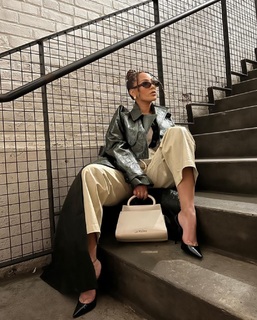 Adrienne Houghton feet photo thumbnail
