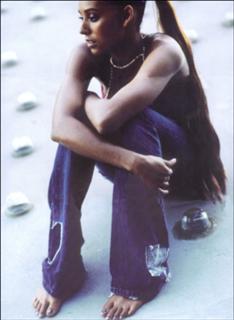 Mel B feet photo thumbnail
