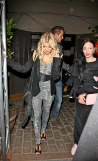 Fergie feet photo thumbnail