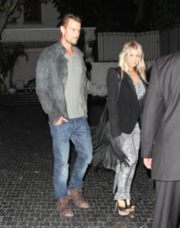 Fergie feet photo thumbnail