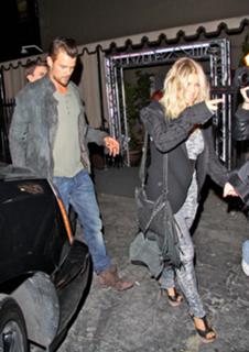 Fergie feet photo thumbnail