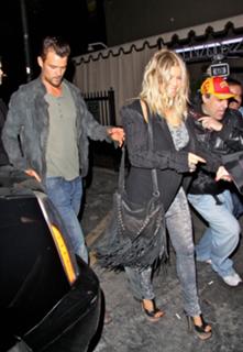 Fergie feet photo thumbnail