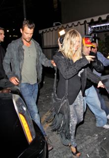 Fergie feet photo thumbnail