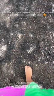 Larissa Manoela feet photo thumbnail