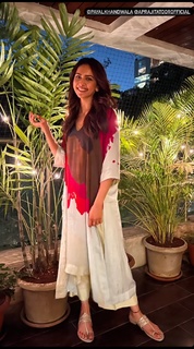 Rakul Preet Singh feet photo thumbnail
