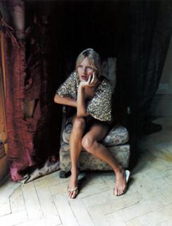 Kate Moss feet photo thumbnail