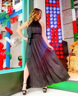 Andrea Legarreta feet photo thumbnail