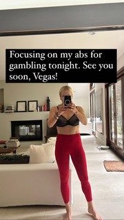 Chelsea Handler feet photo thumbnail