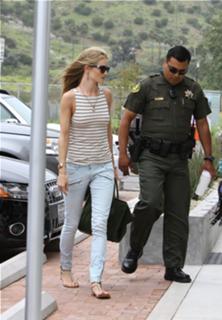 Rosie Huntington-Whiteley feet photo thumbnail