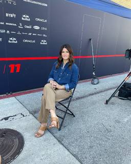 Danica Patrick feet photo thumbnail