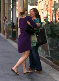 Alice Eve feet photo thumbnail