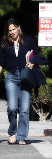 Jennifer Garner feet photo thumbnail
