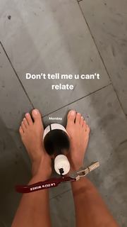 Irina Shayk feet photo thumbnail