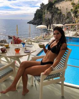 Jen Selter feet photo thumbnail