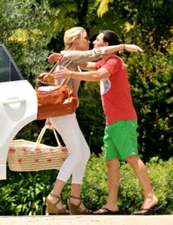 Katherine Heigl feet photo thumbnail