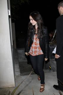 Lily Collins feet photo thumbnail
