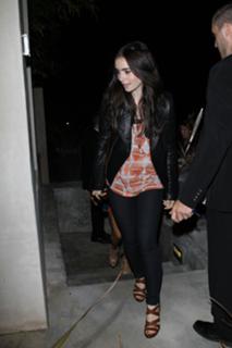Lily Collins feet photo thumbnail