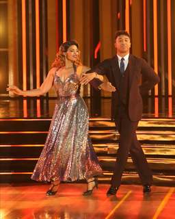 Jordin Sparks feet photo thumbnail