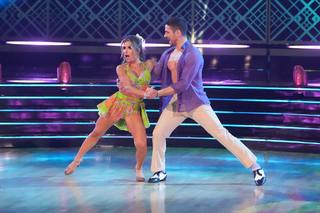 Jessie James Decker feet photo thumbnail