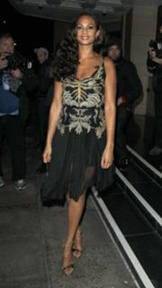 Alesha Dixon feet photo thumbnail