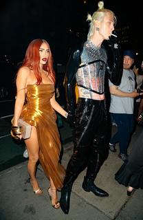 Megan Fox feet photo thumbnail