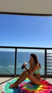 Jen Selter feet photo thumbnail