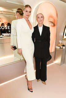 Rosie Huntington-Whiteley feet photo thumbnail