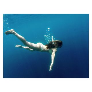 Blanca Suárez feet photo thumbnail