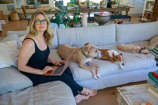 Alicia Silverstone feet photo thumbnail