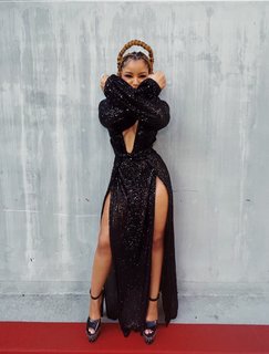Chloe Bailey feet photo thumbnail