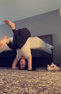 Brittney Smith feet photo thumbnail