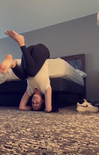 Brittney Smith feet photo thumbnail
