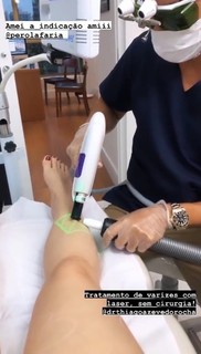 Carla Diaz feet photo thumbnail