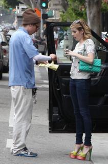 Emma Roberts feet photo thumbnail