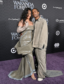 Rihanna feet photo thumbnail