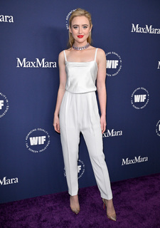 Kathryn Newton feet photo thumbnail