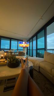 Nina Agdal feet photo thumbnail