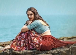 Aditi Rao Hydari feet photo thumbnail