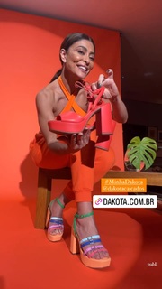 Juliana Paes feet photo thumbnail