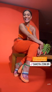 Juliana Paes feet photo thumbnail