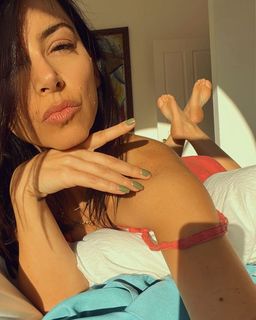 Claudia Lizaldi feet photo thumbnail