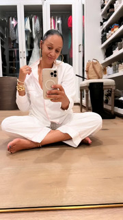 Tia Mowry feet photo thumbnail