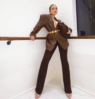 Larissa Manoela feet photo thumbnail