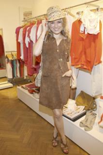 Nova Meierhenrich feet photo thumbnail