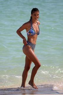 Nina Agdal feet photo thumbnail