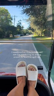 Vale Genta feet photo thumbnail