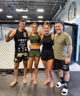 Karolina Kowalkiewicz feet photo thumbnail