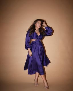 Huma Qureshi feet photo thumbnail