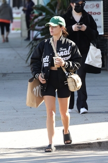 Lucy Hale feet photo thumbnail